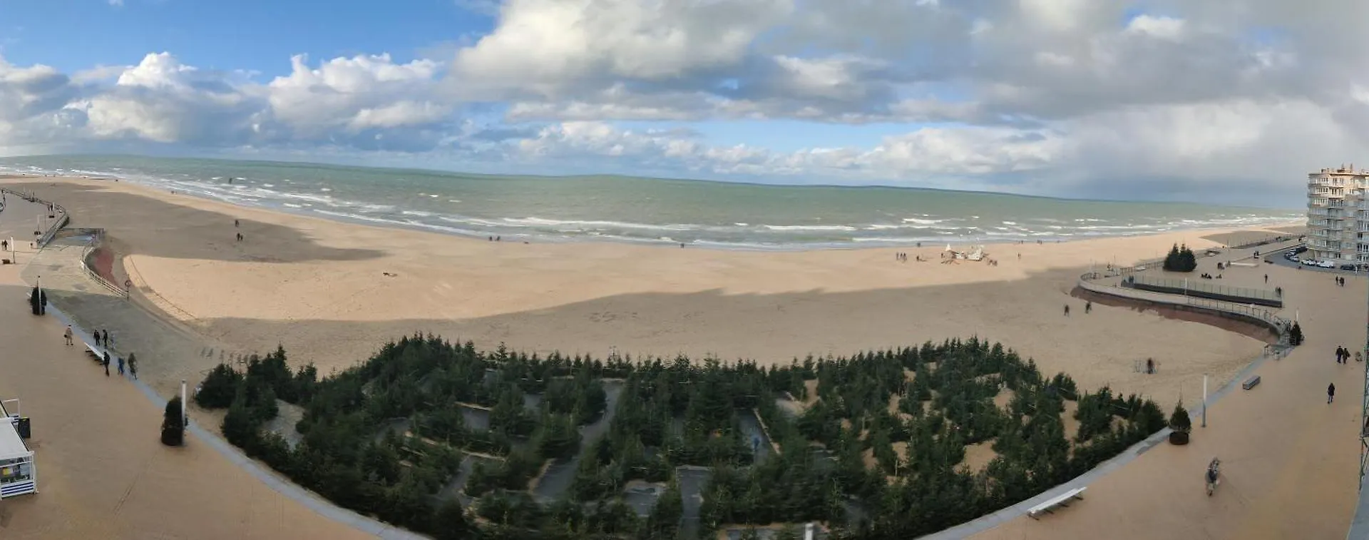 A Spacious And Modern 3-Bedroom Apartment With Stunning Sea View T2 Ostend