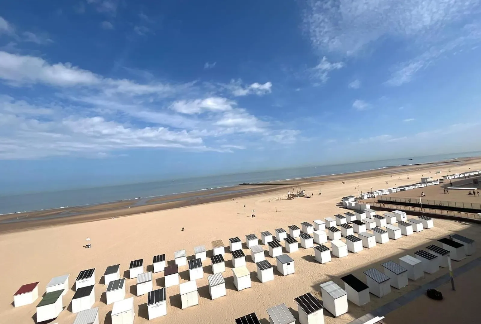 A Spacious And Modern 3-Bedroom Apartment With Stunning Sea View T2 Ostende